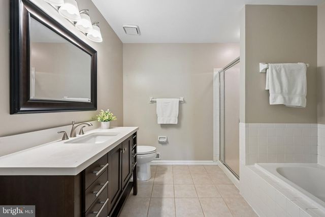 9 MINIVER CT, Mount Laurel, NJ 08054