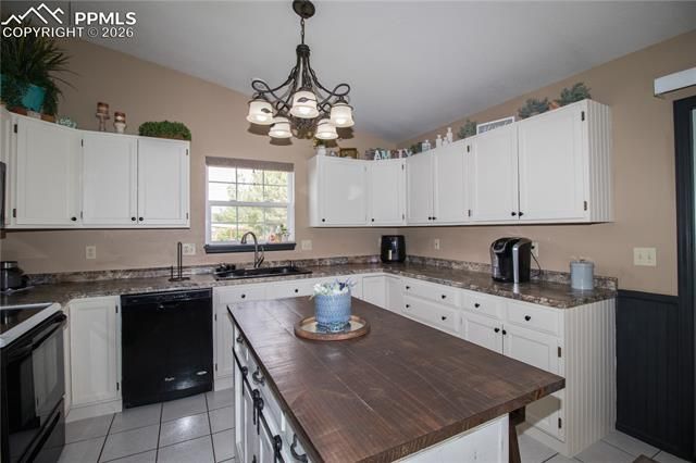 560 N Robinson Avenue, Florence, CO 81226