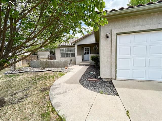 560 N Robinson Avenue, Florence, CO 81226
