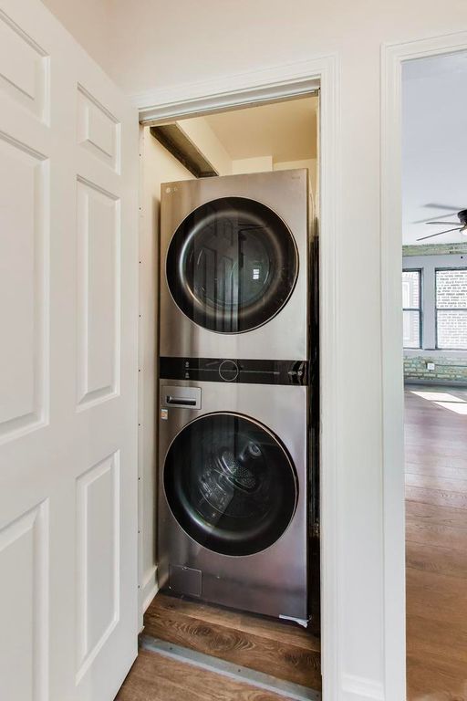 Image 4 of property listing at 142 Clyde Avenue 3W, Evanston, IL 60202