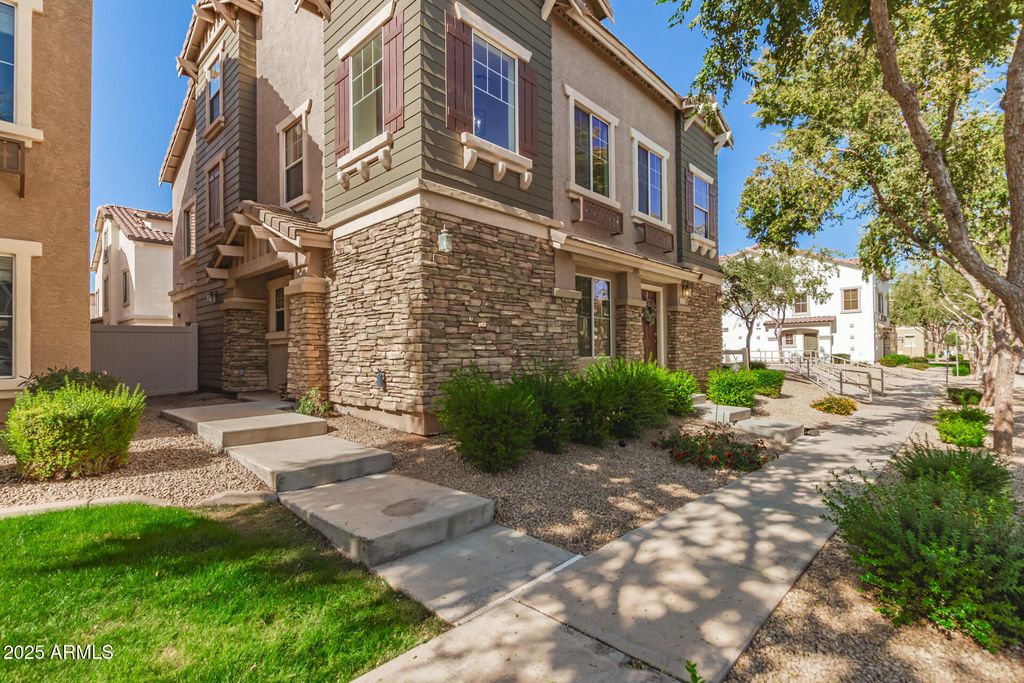 453 N ALDER Court, Gilbert, AZ 85233