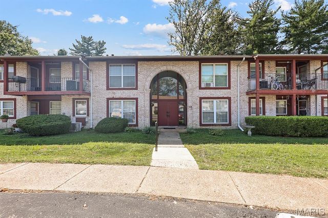 8728 Santa Bella Drive B, Hazelwood, MO 63042