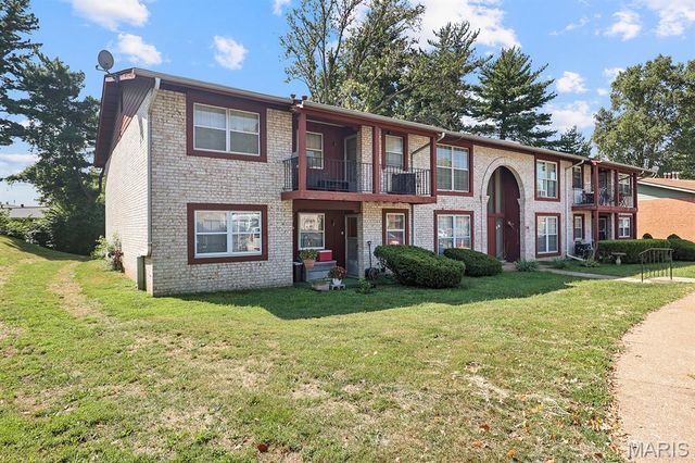 8728 Santa Bella Drive B, Hazelwood, MO 63042