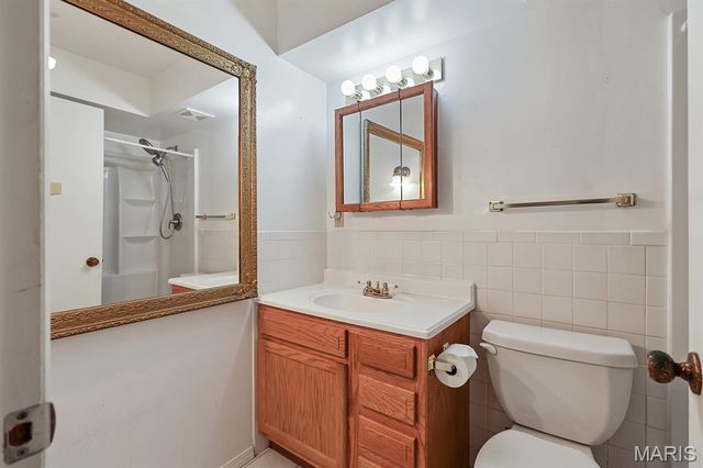 8728 Santa Bella Drive B, Hazelwood, MO 63042