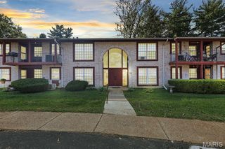 8728 Santa Bella Drive B, Hazelwood, MO 63042