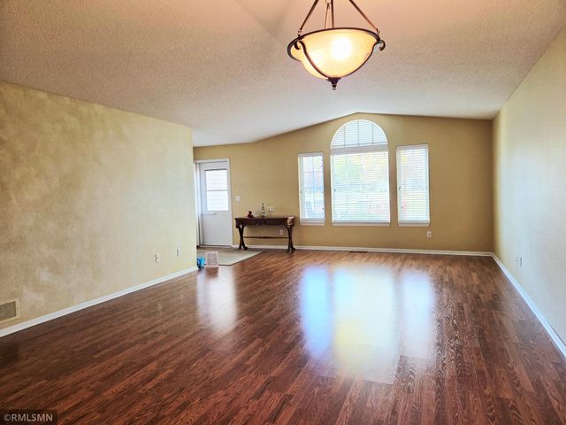 11003 57th Street NE, Albertville, MN 55301