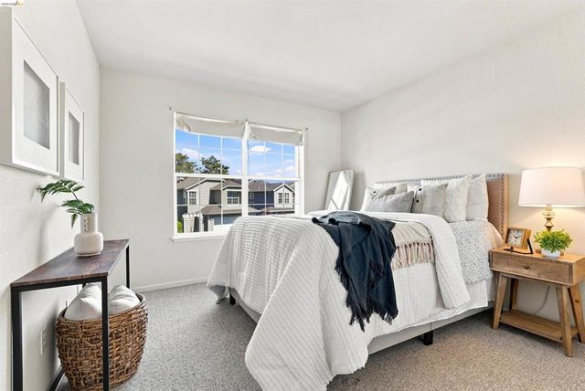 24 Southwind Cir, Richmond, CA 94804