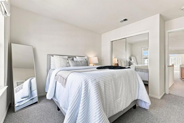24 Southwind Cir, Richmond, CA 94804