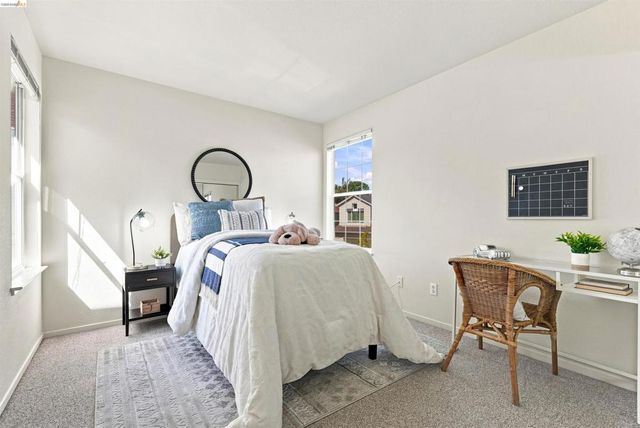 24 Southwind Cir, Richmond, CA 94804
