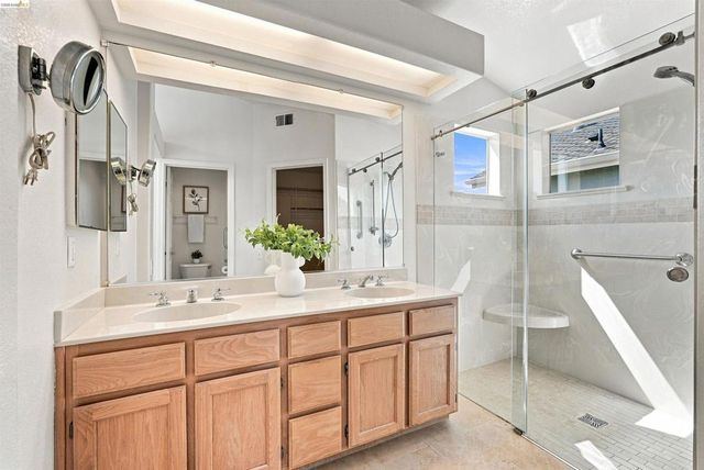 24 Southwind Cir, Richmond, CA 94804