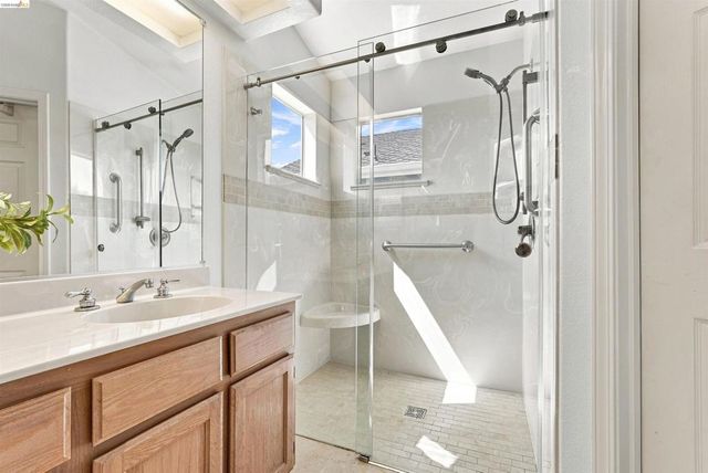 24 Southwind Cir, Richmond, CA 94804