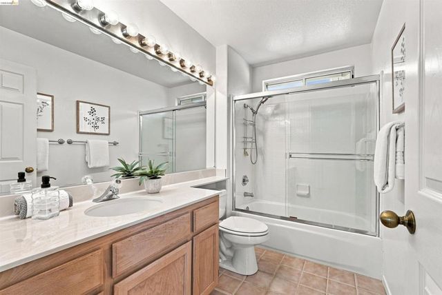 24 Southwind Cir, Richmond, CA 94804