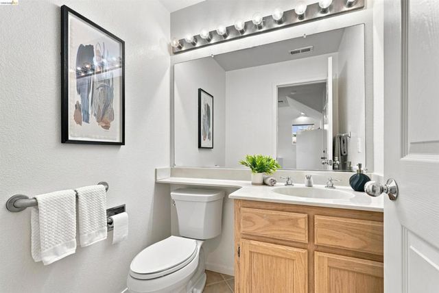 24 Southwind Cir, Richmond, CA 94804