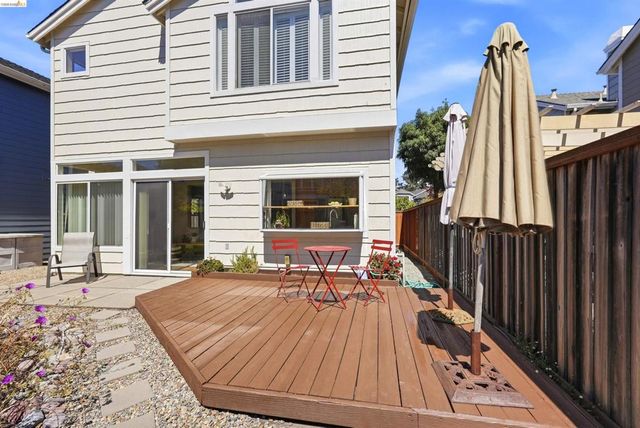24 Southwind Cir, Richmond, CA 94804