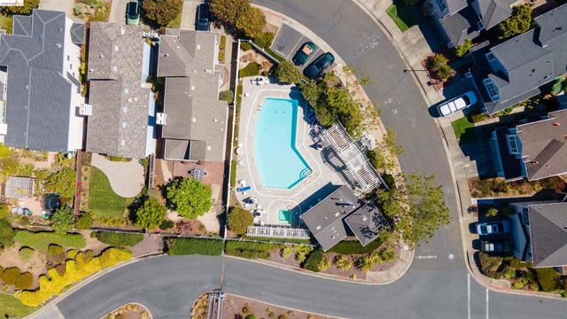 24 Southwind Cir, Richmond, CA 94804
