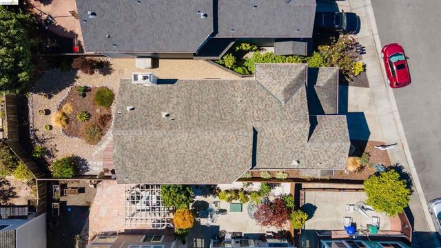 24 Southwind Cir, Richmond, CA 94804