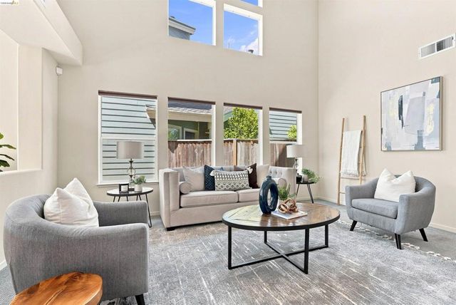 24 Southwind Cir, Richmond, CA 94804