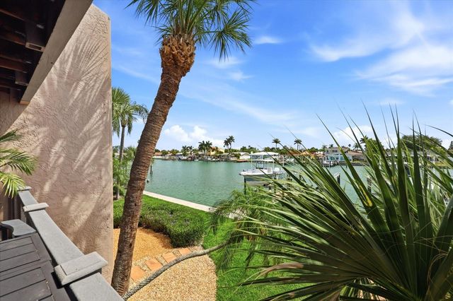 11835 3RD STREET E, Treasure Island, FL 33706