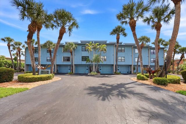 11835 3RD STREET E, Treasure Island, FL 33706