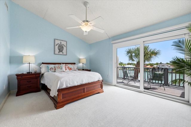11835 3RD STREET E, Treasure Island, FL 33706