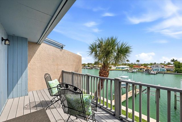 11835 3RD STREET E, Treasure Island, FL 33706