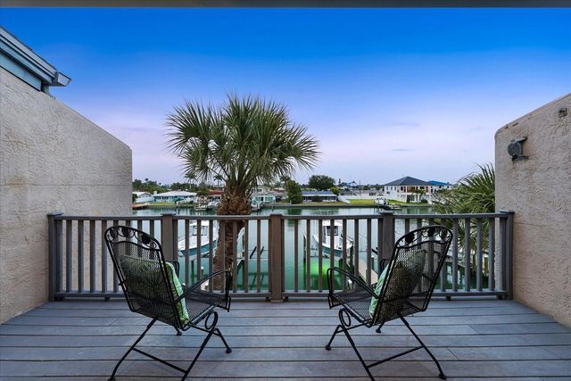 11835 3RD STREET E, Treasure Island, FL 33706