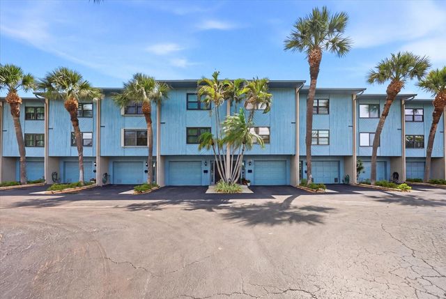 11835 3RD STREET E, Treasure Island, FL 33706