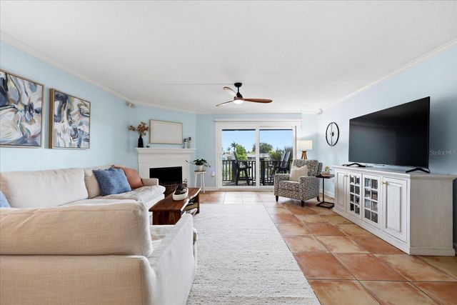 11835 3RD STREET E, Treasure Island, FL 33706
