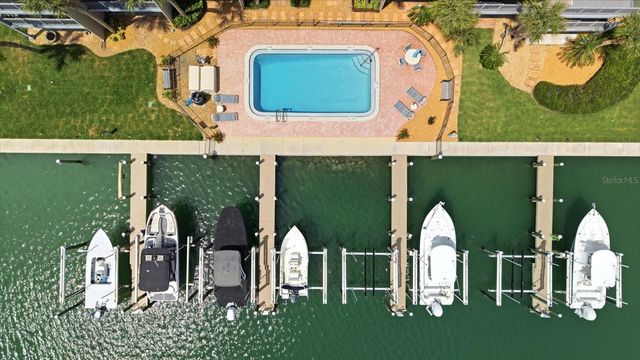 11835 3RD STREET E, Treasure Island, FL 33706