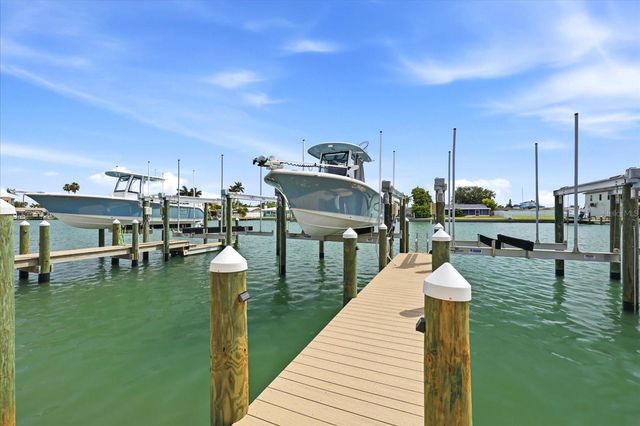 11835 3RD STREET E, Treasure Island, FL 33706