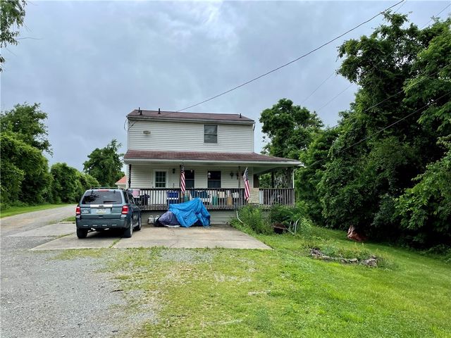 1027 Locust Ave, South Strabane, PA 15301