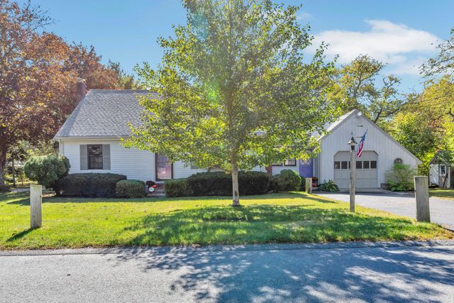 9 Mansfield Avenue, Marstons Mills, MA 02648