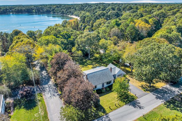 9 Mansfield Avenue, Marstons Mills, MA 02648