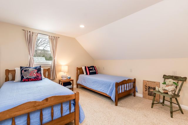 9 Mansfield Avenue, Marstons Mills, MA 02648