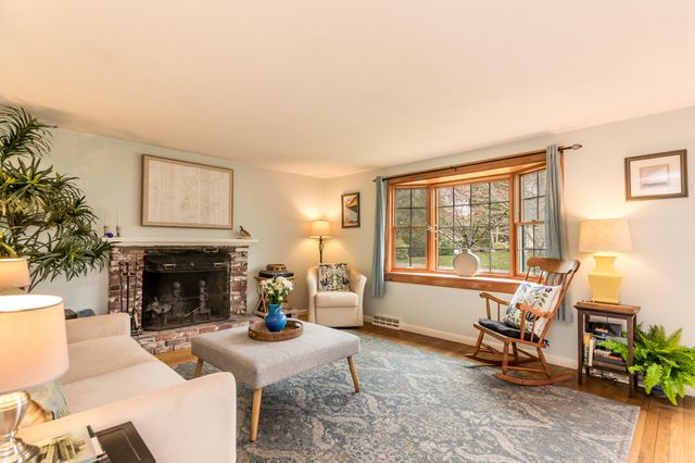 9 Mansfield Avenue, Marstons Mills, MA 02648