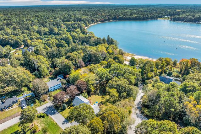 9 Mansfield Avenue, Marstons Mills, MA 02648