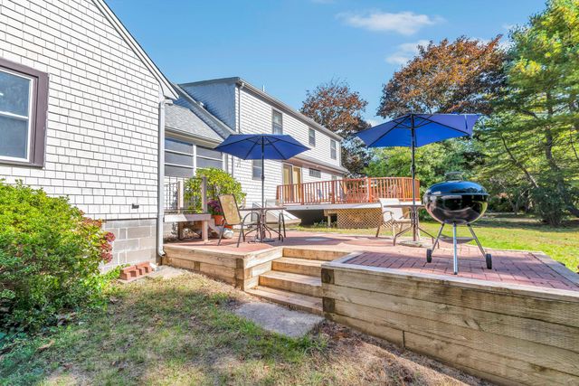9 Mansfield Avenue, Marstons Mills, MA 02648