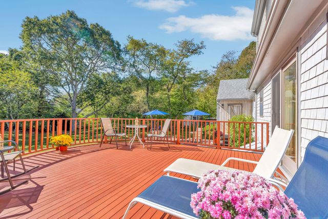 9 Mansfield Avenue, Marstons Mills, MA 02648