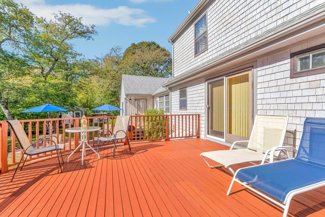 9 Mansfield Avenue, Marstons Mills, MA 02648