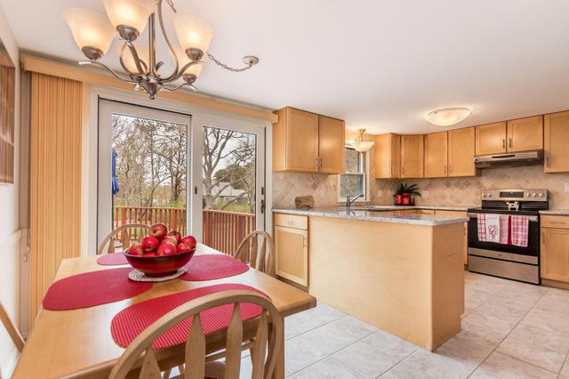 9 Mansfield Avenue, Marstons Mills, MA 02648