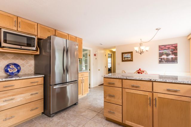9 Mansfield Avenue, Marstons Mills, MA 02648