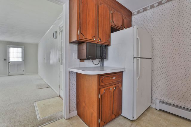 8 Prince Drive, Hudson, NH 03051