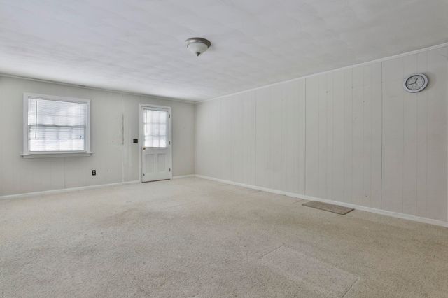 8 Prince Drive, Hudson, NH 03051