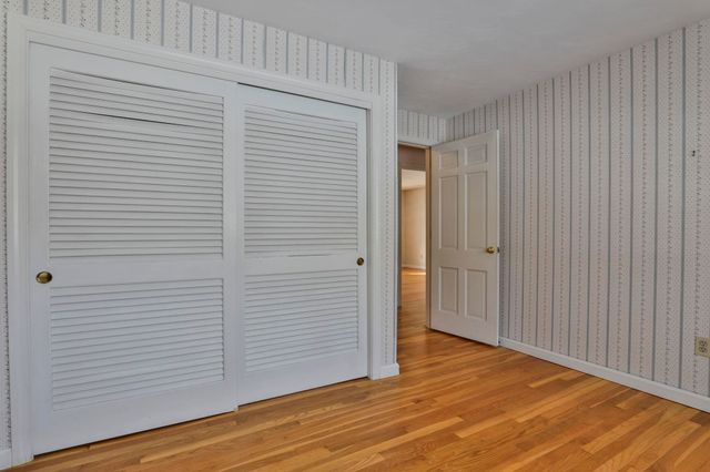 8 Prince Drive, Hudson, NH 03051