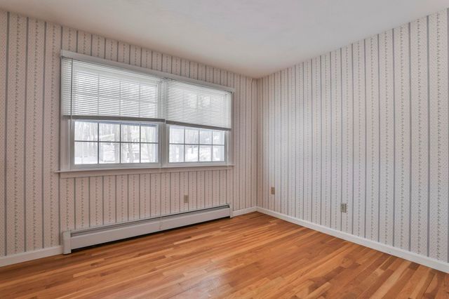 8 Prince Drive, Hudson, NH 03051