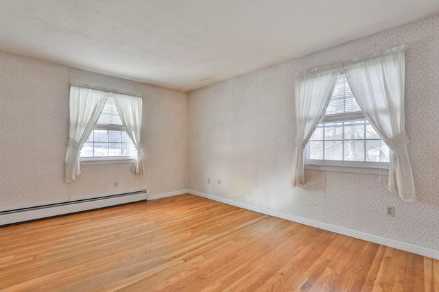 8 Prince Drive, Hudson, NH 03051