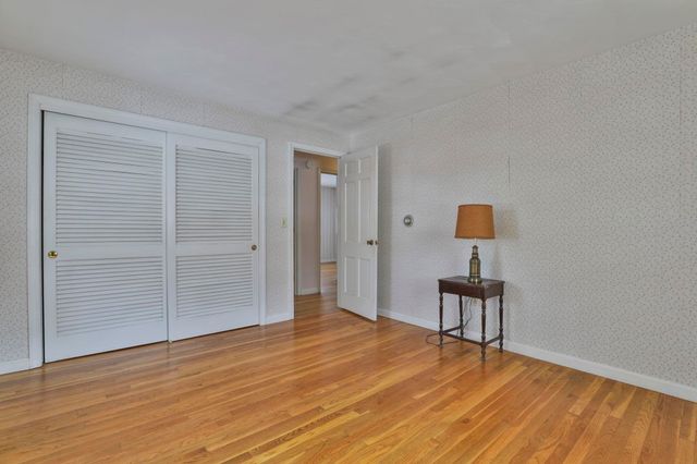 8 Prince Drive, Hudson, NH 03051