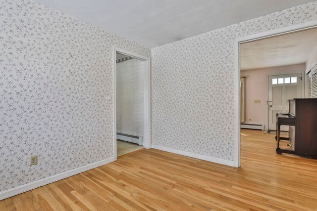 8 Prince Drive, Hudson, NH 03051