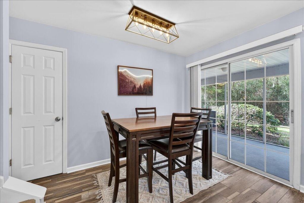 Image 10 of property listing at 8149 Shadow Oak Drive, North Charleston, SC 29406