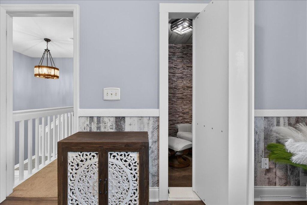 Image 20 of property listing at 8149 Shadow Oak Drive, North Charleston, SC 29406